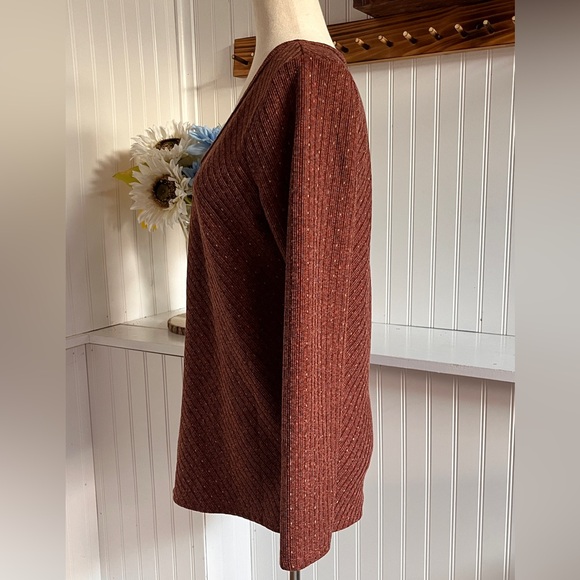 Speckled Long Sleeve V-Neck Pullover Blouse - Picture 2 of 7